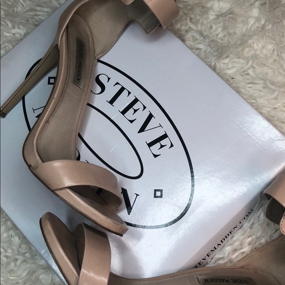 Shoes - Picture 4 of 4